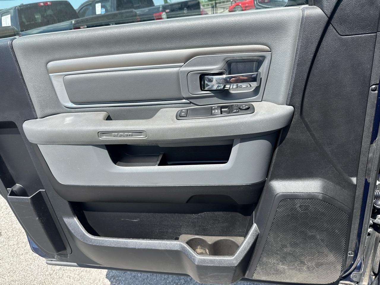 RAM 1500 Tradesman Regular Cab LWB 2WD 2017
