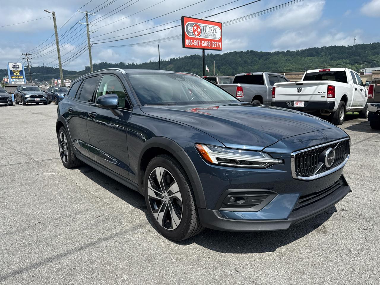 Volvo V60 Cross Country B5 Plus 2024