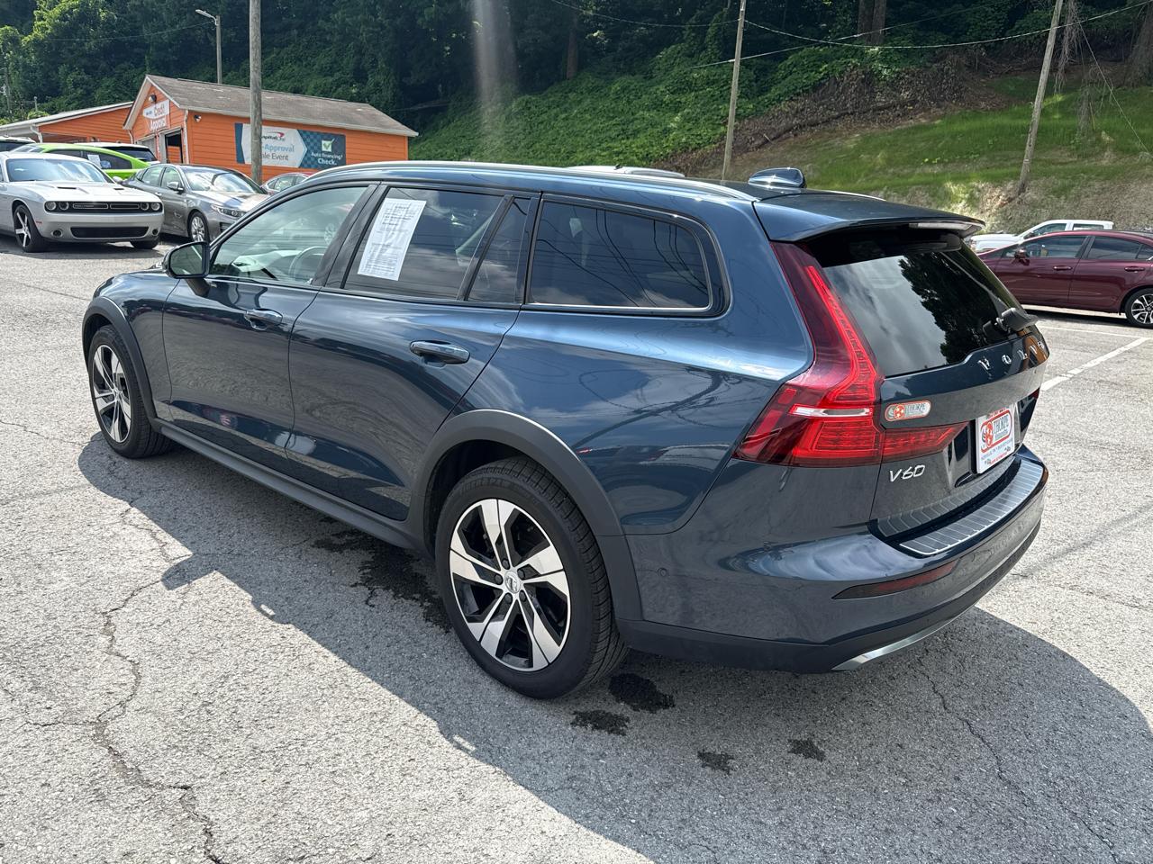 Volvo V60 Cross Country B5 Plus 2024