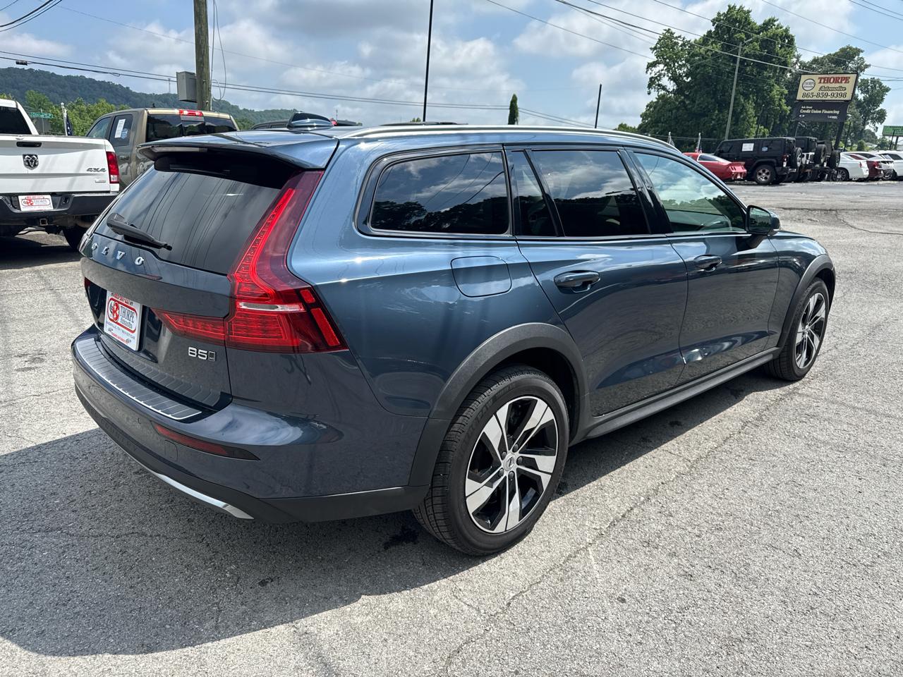 Volvo V60 Cross Country B5 Plus 2024