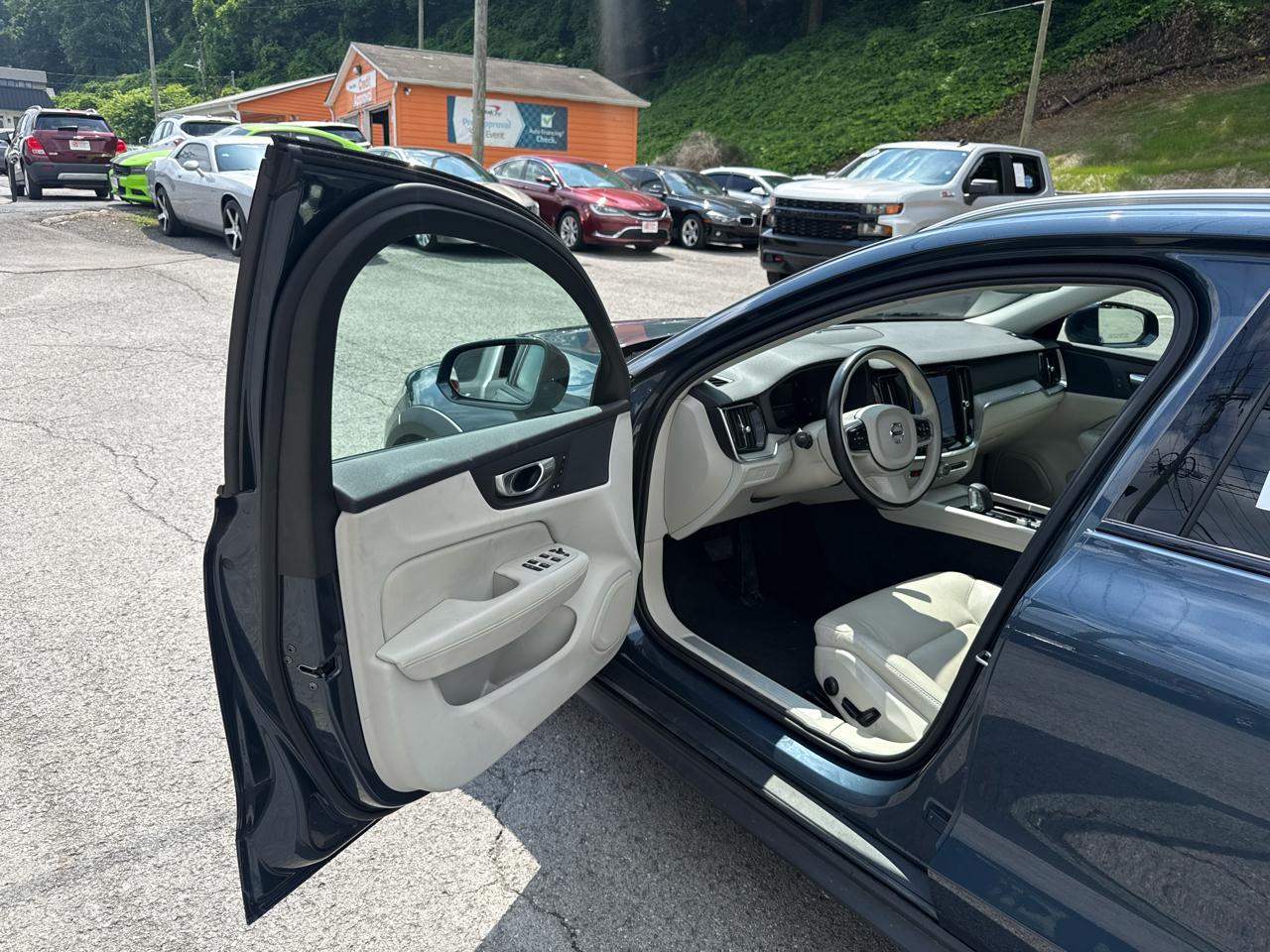 Volvo V60 Cross Country B5 Plus 2024