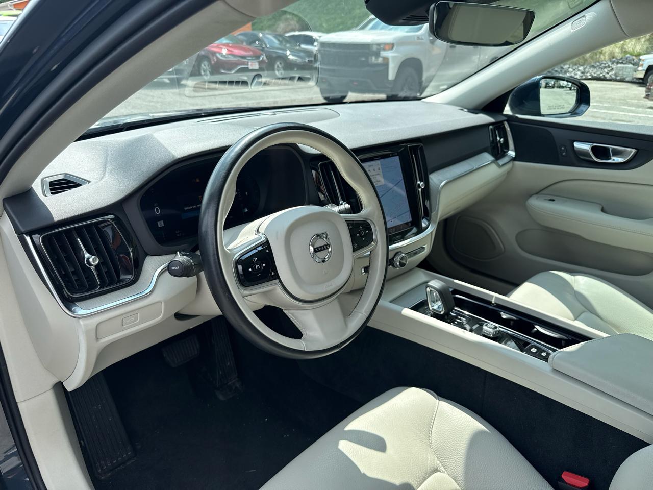 Volvo V60 Cross Country B5 Plus 2024
