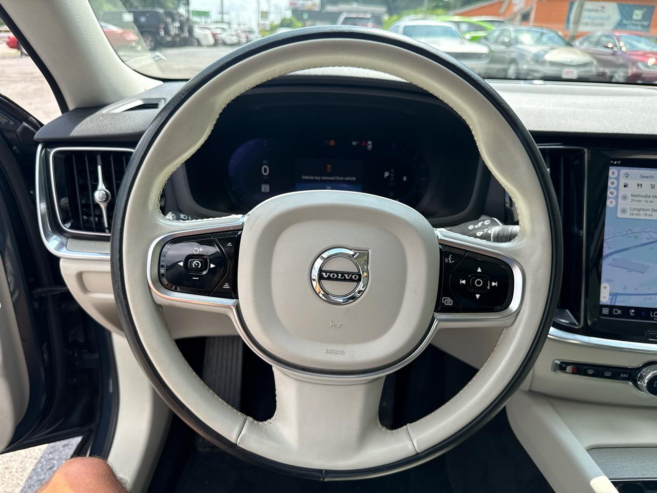 Volvo V60 Cross Country B5 Plus 2024