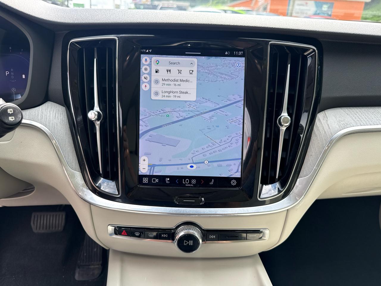 Volvo V60 Cross Country B5 Plus 2024