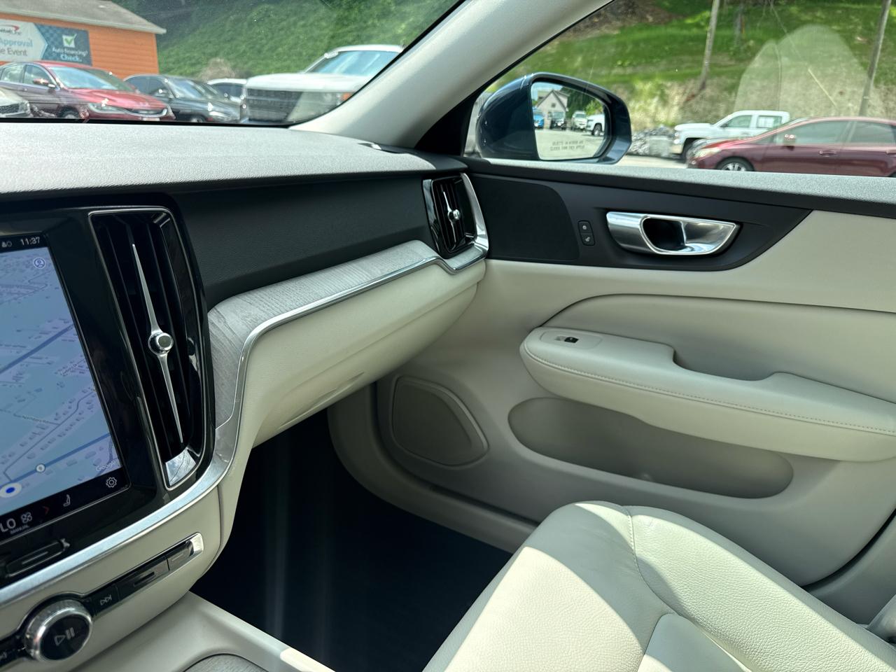Volvo V60 Cross Country B5 Plus 2024