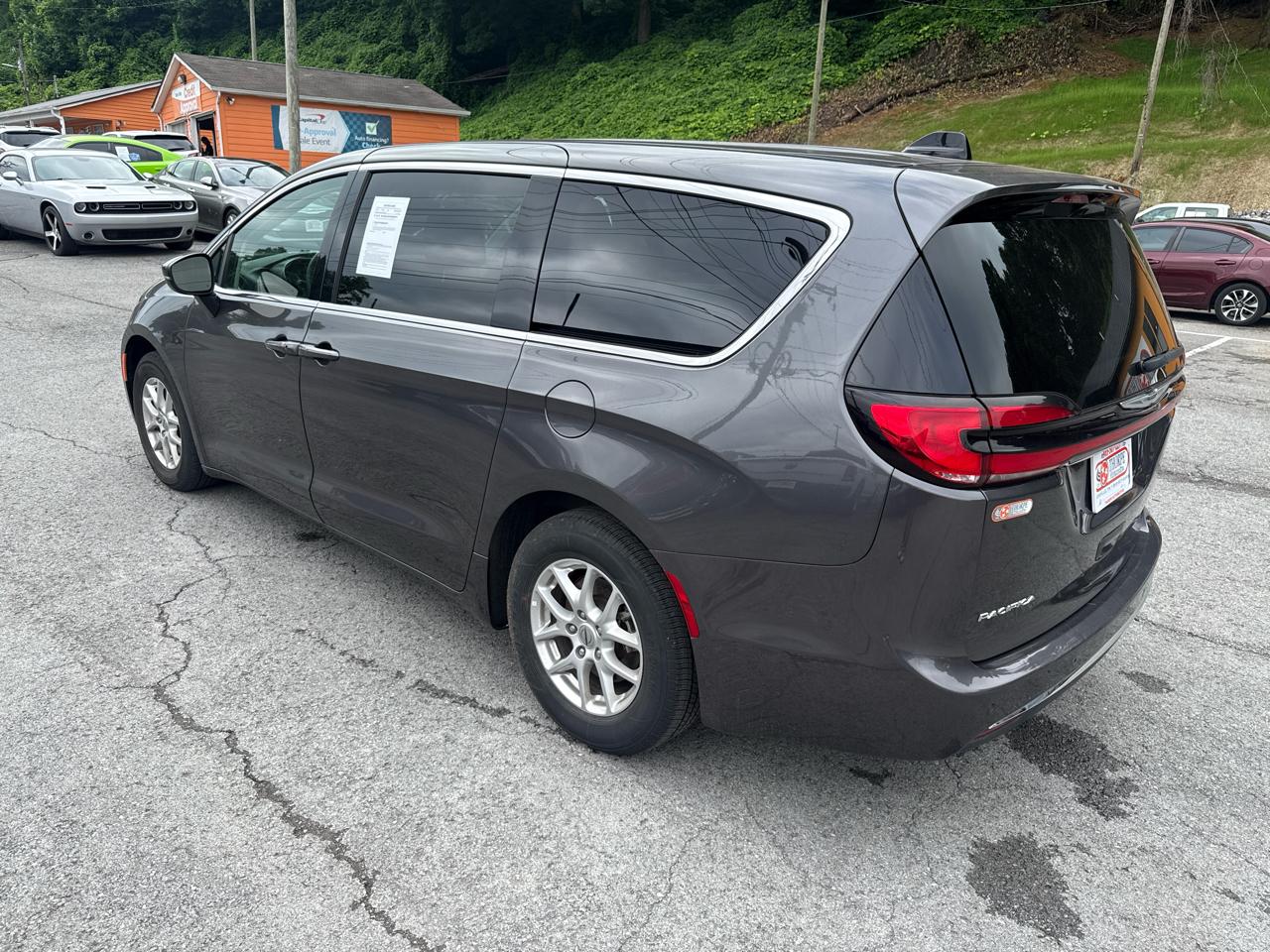 Chrysler Pacifica Touring L 2023