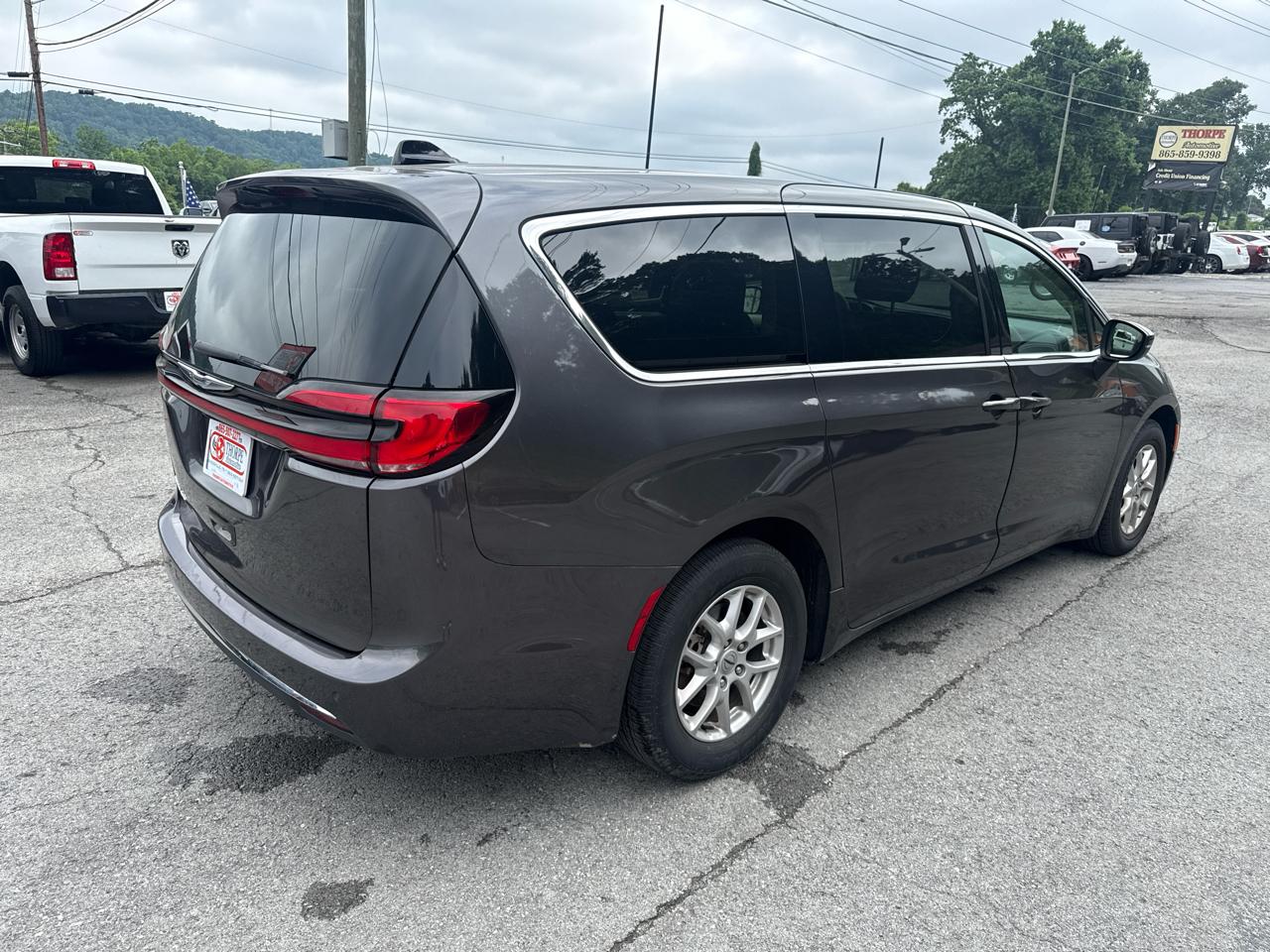 Chrysler Pacifica Touring L 2023