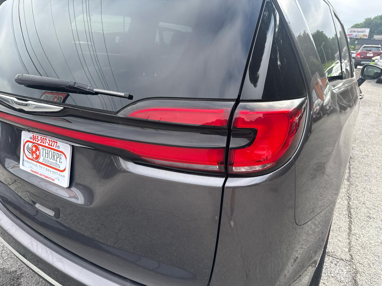 Chrysler Pacifica Touring L 2023