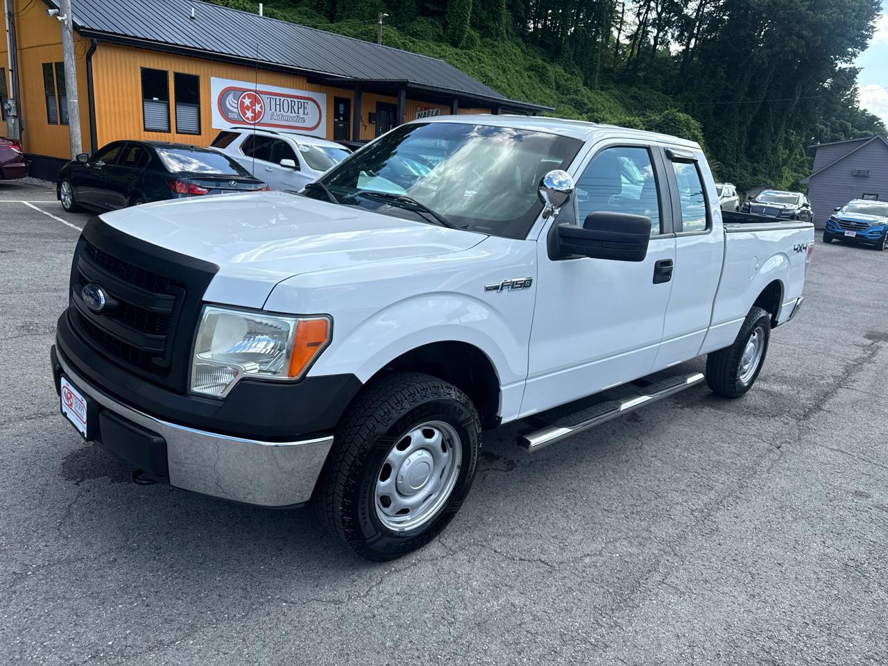Ford F-150 XL SuperCab 8-ft. Bed 4WD 2013