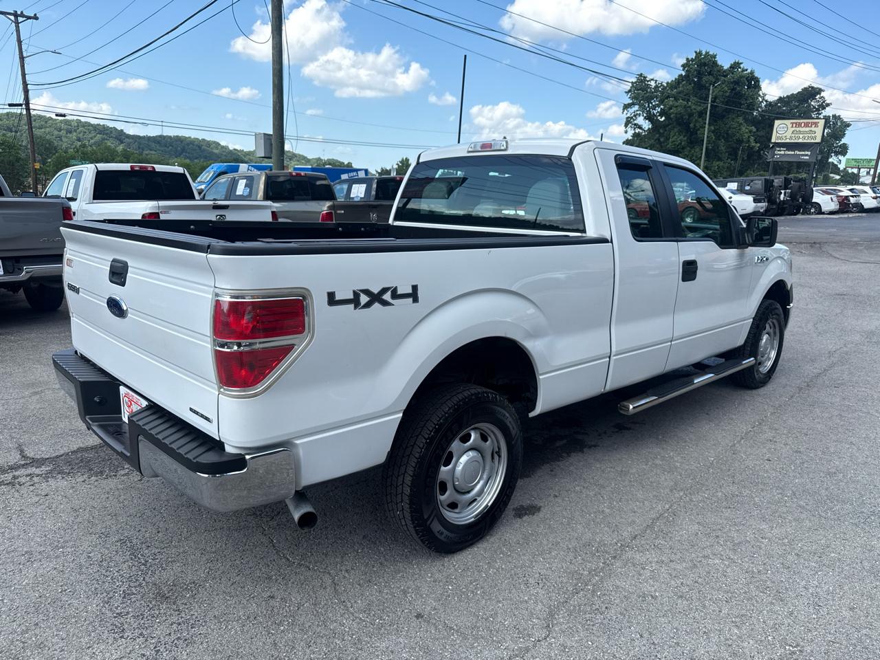 Ford F-150 XL SuperCab 8-ft. Bed 4WD 2013