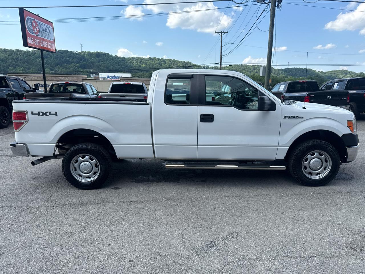 Ford F-150 XL SuperCab 8-ft. Bed 4WD 2013
