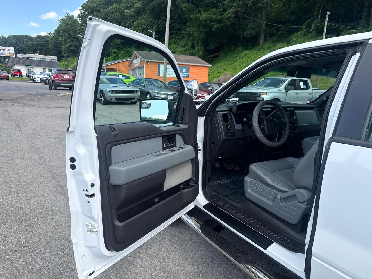 Ford F-150 XL SuperCab 8-ft. Bed 4WD 2013