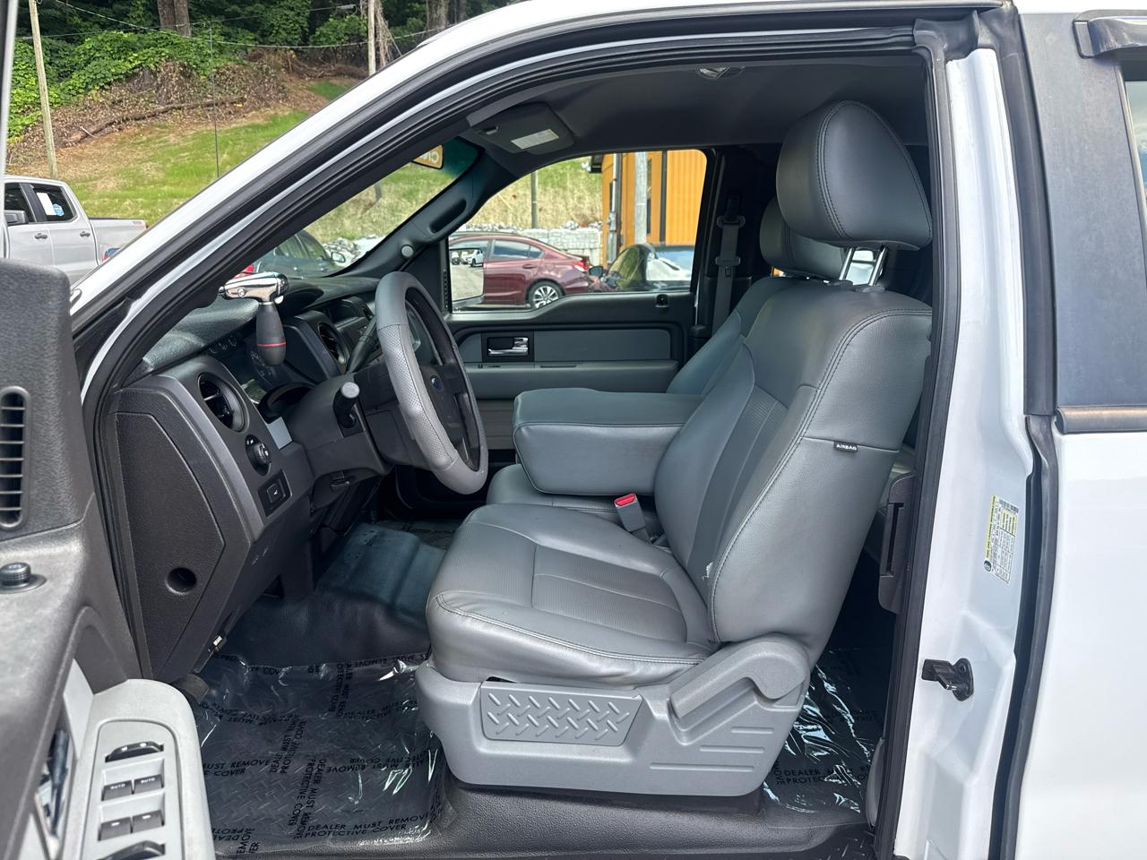 Ford F-150 XL SuperCab 8-ft. Bed 4WD 2013