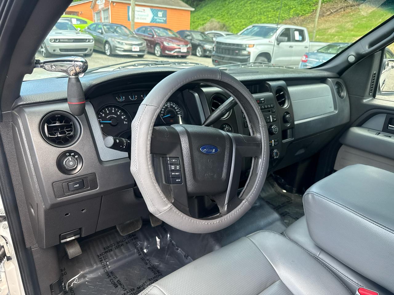 Ford F-150 XL SuperCab 8-ft. Bed 4WD 2013