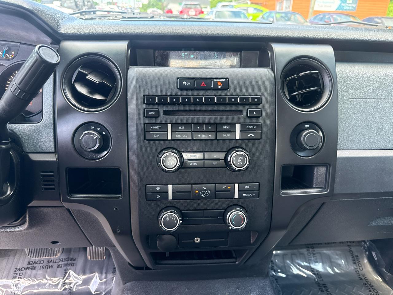 Ford F-150 XL SuperCab 8-ft. Bed 4WD 2013