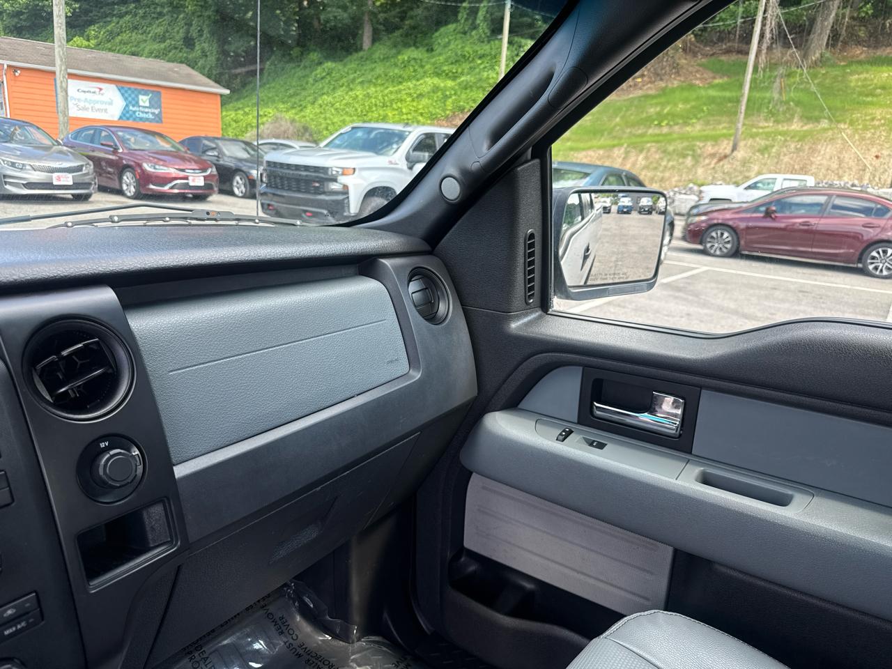 Ford F-150 XL SuperCab 8-ft. Bed 4WD 2013