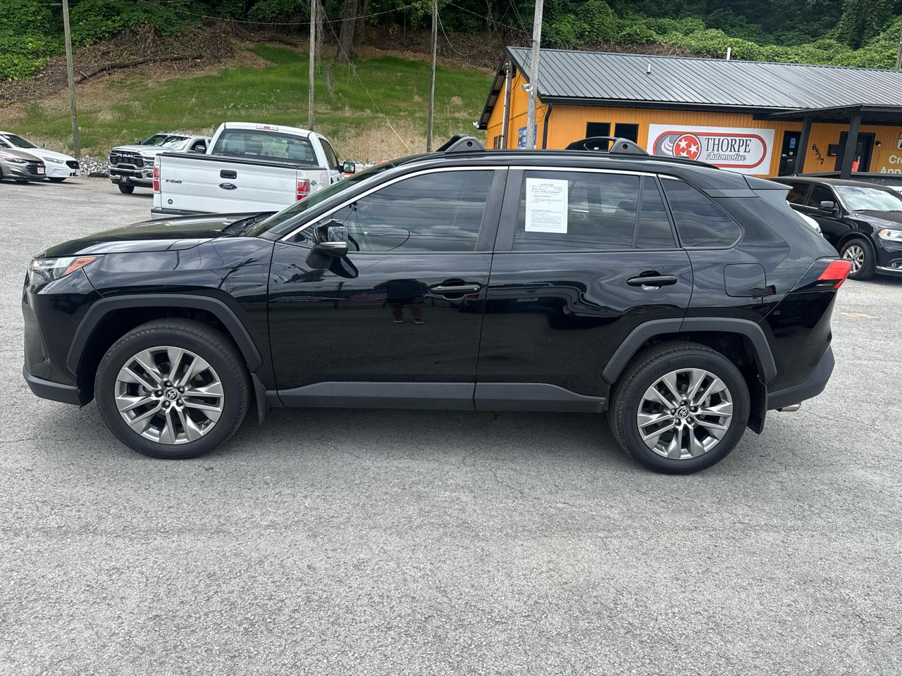 Toyota RAV4 XLE Premium 2023