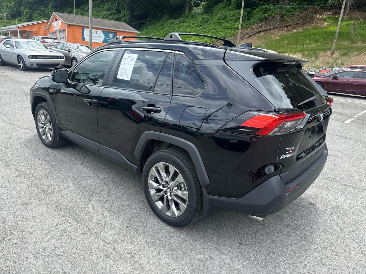 Toyota RAV4 XLE Premium 2023