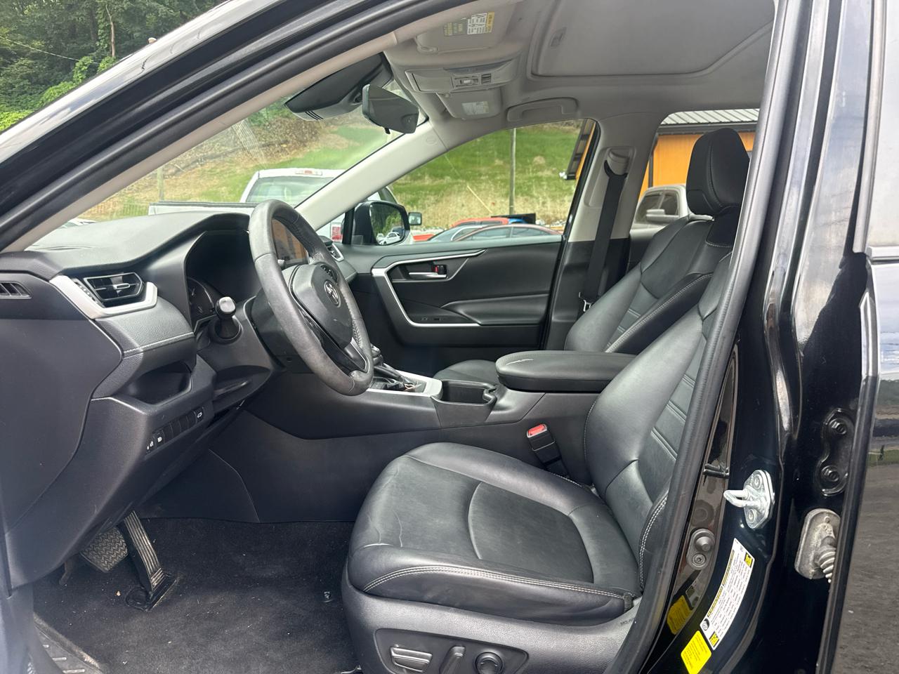 Toyota RAV4 XLE Premium 2023