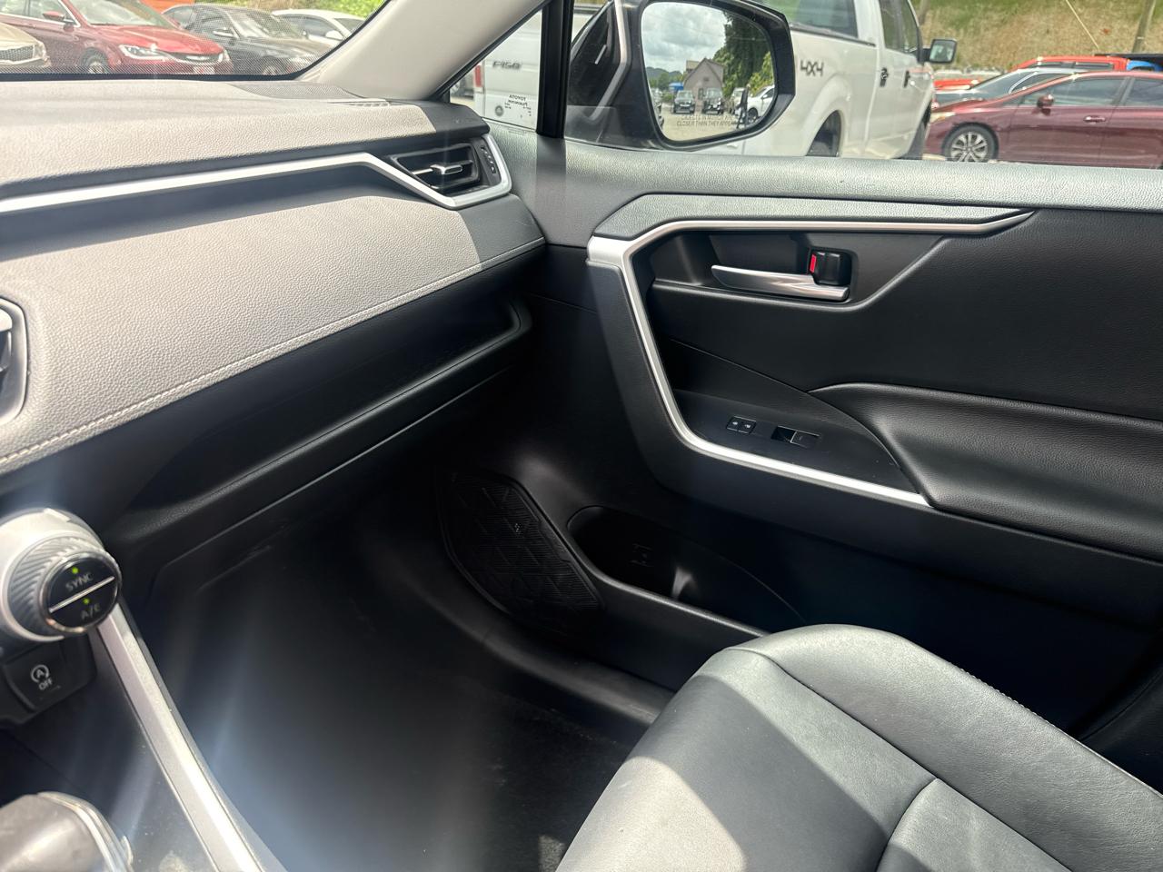 Toyota RAV4 XLE Premium 2023