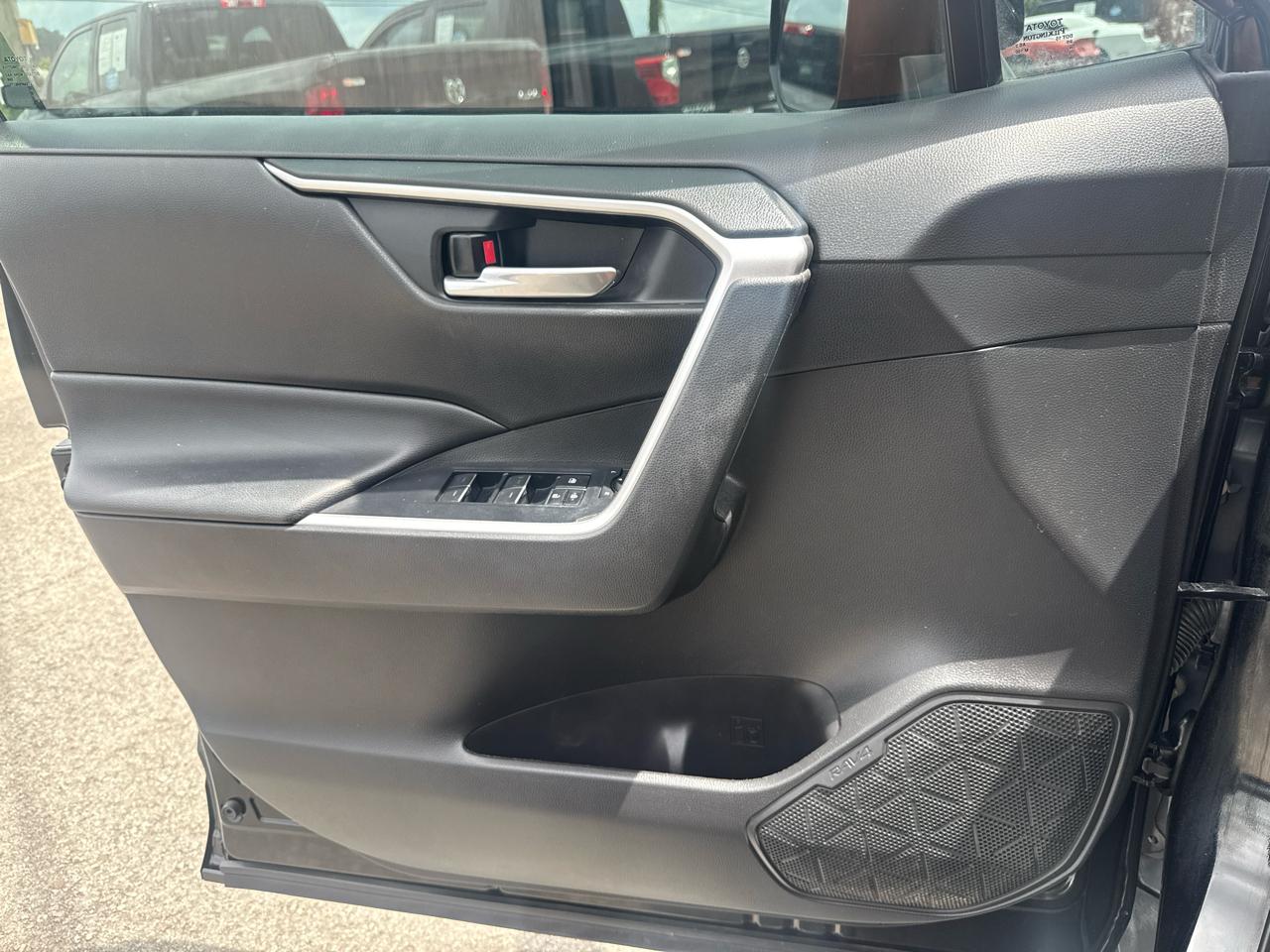 Toyota RAV4 XLE Premium 2023