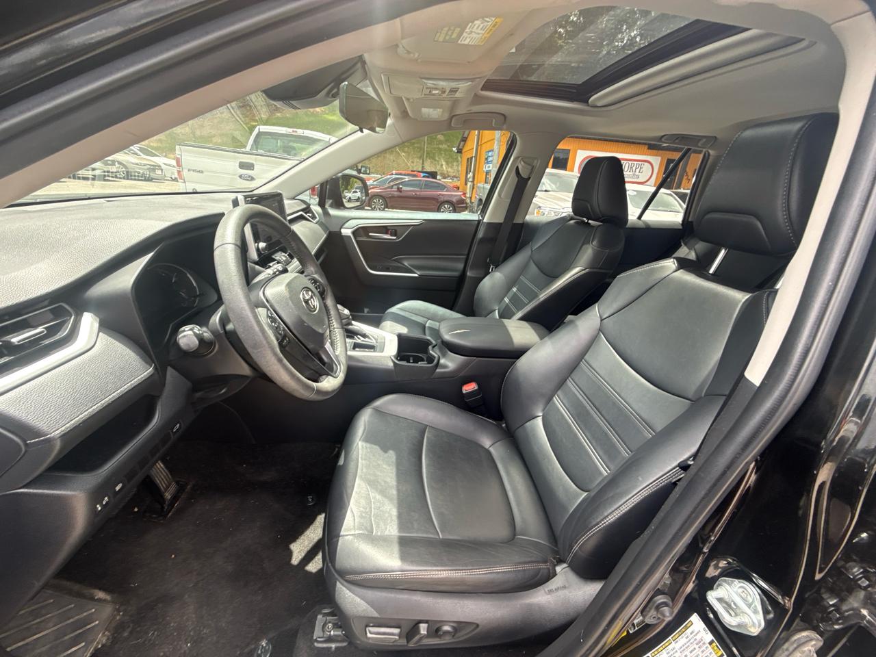 Toyota RAV4 XLE Premium 2023