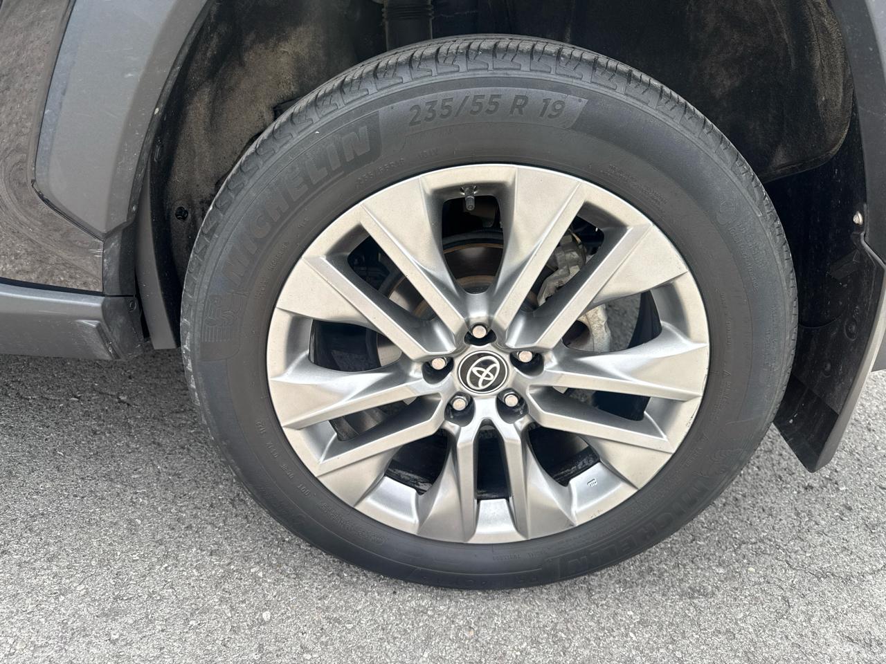 Toyota RAV4 XLE Premium 2023