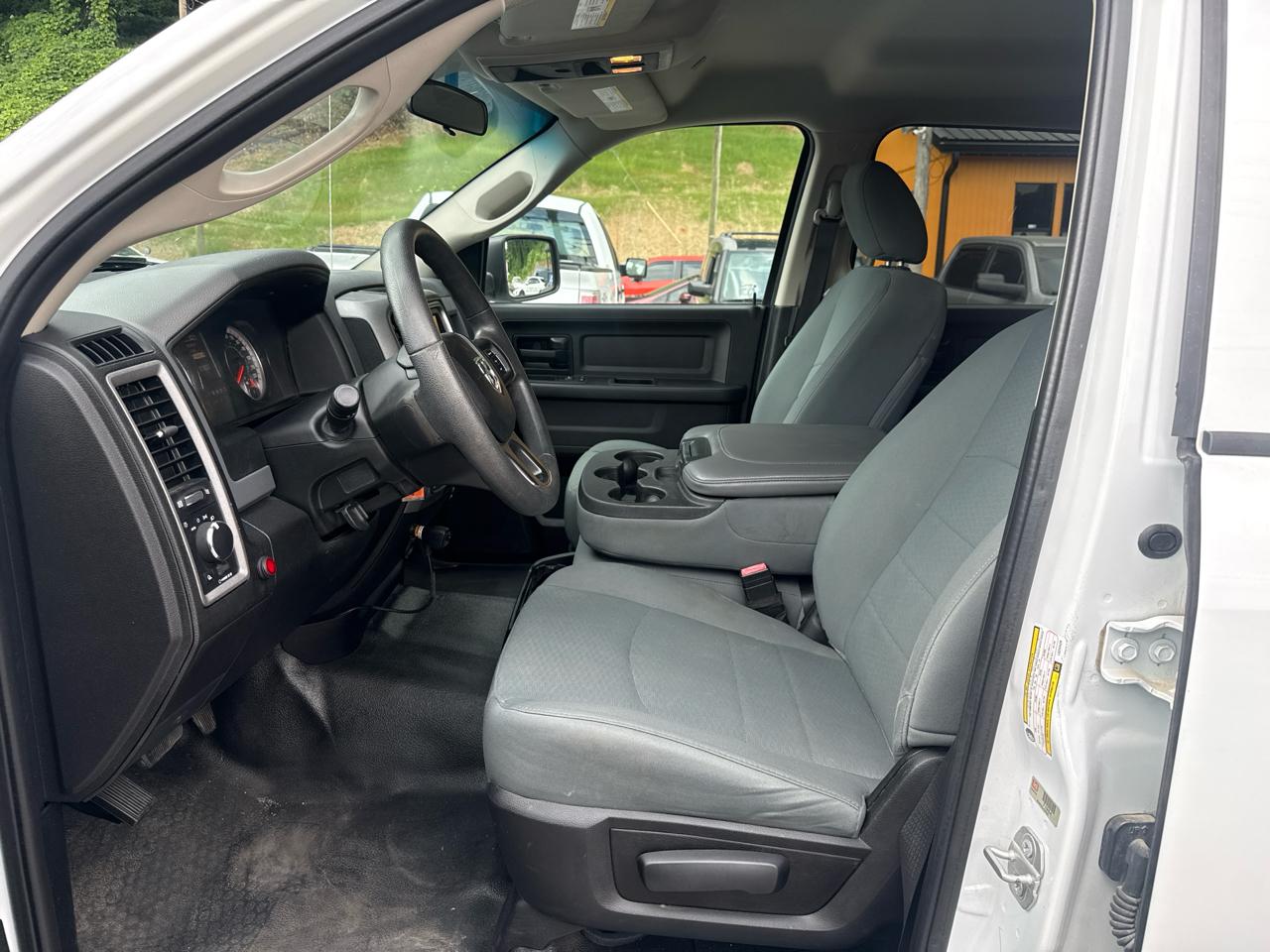 RAM 1500 Classic Tradesman Crew Cab SWB 4WD 2020