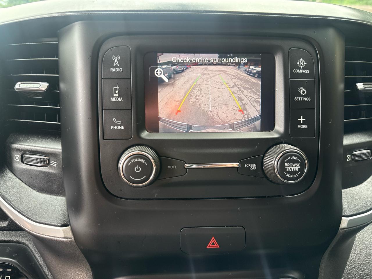 RAM 1500 Big Horn Crew Cab SWB 4WD 2019