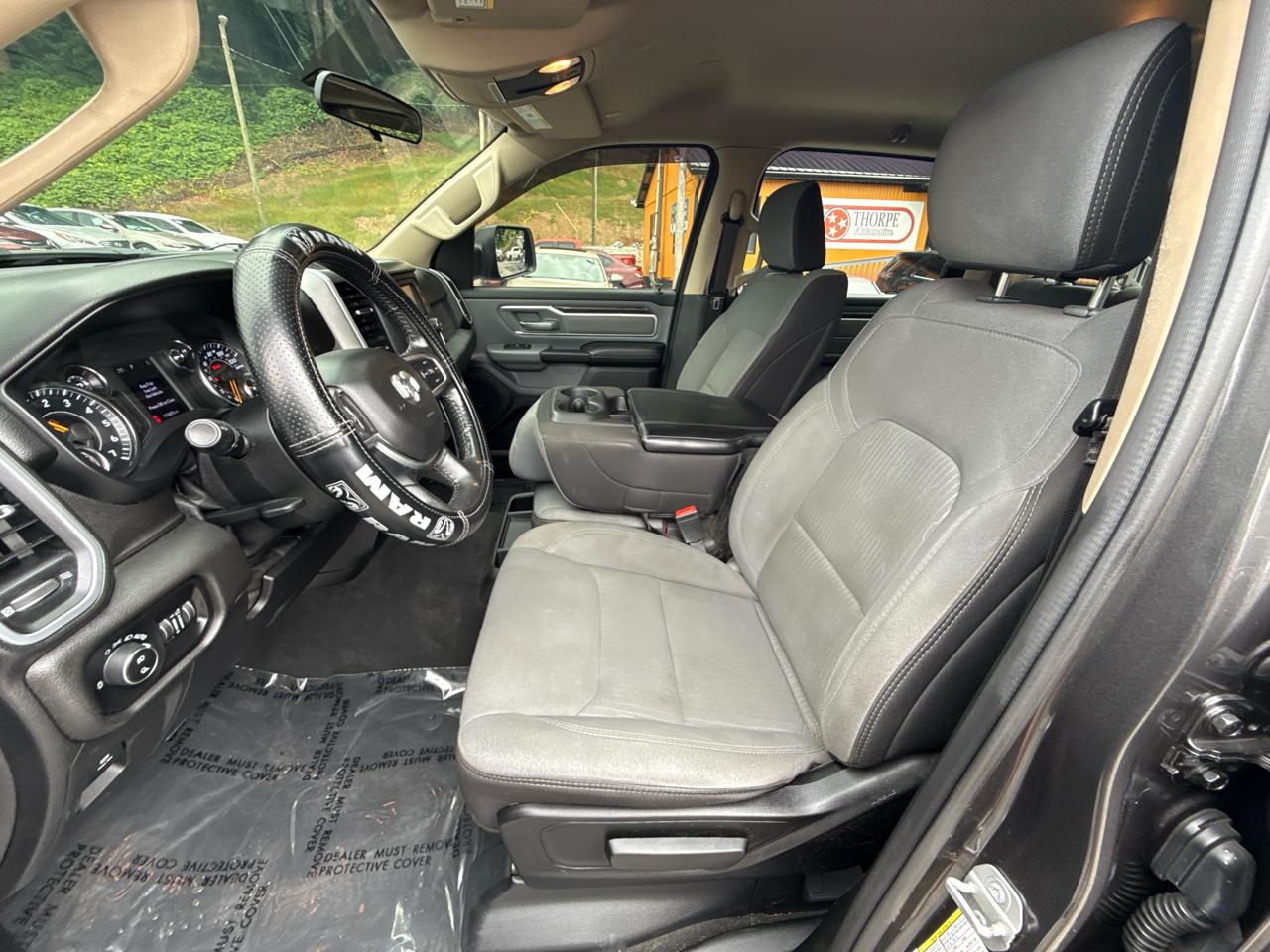 RAM 1500 Big Horn Crew Cab SWB 4WD 2019
