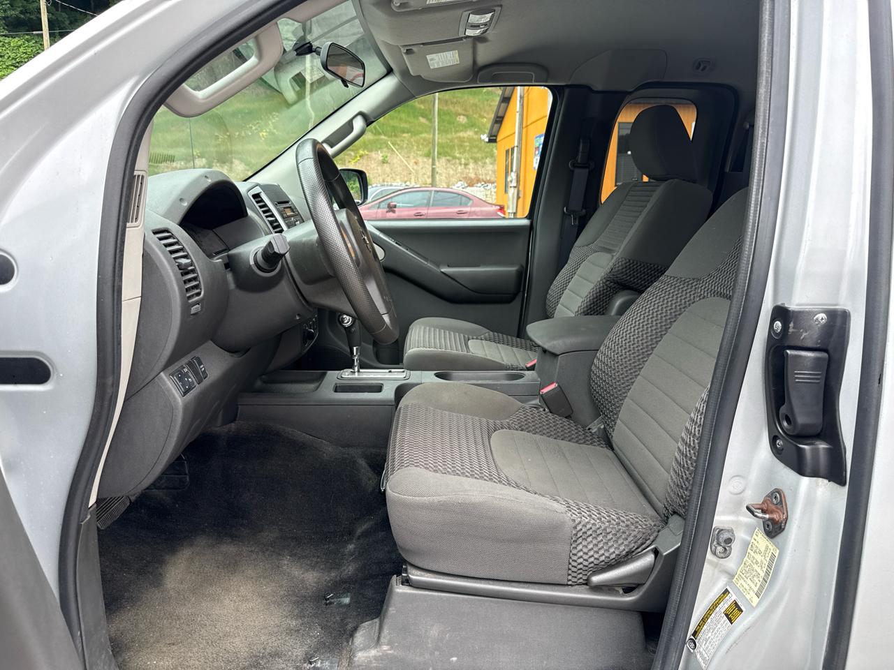 Nissan Frontier SV V6 King Cab 4WD 2012