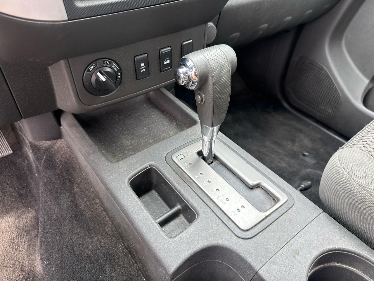 Nissan Frontier SV V6 King Cab 4WD 2012