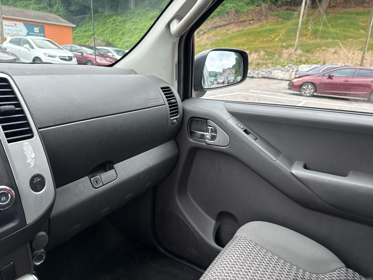 Nissan Frontier SV V6 King Cab 4WD 2012
