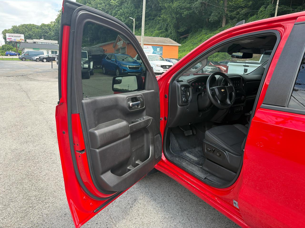 Chevrolet Silverado 1500 Custom Crew Cab 4WD 2022