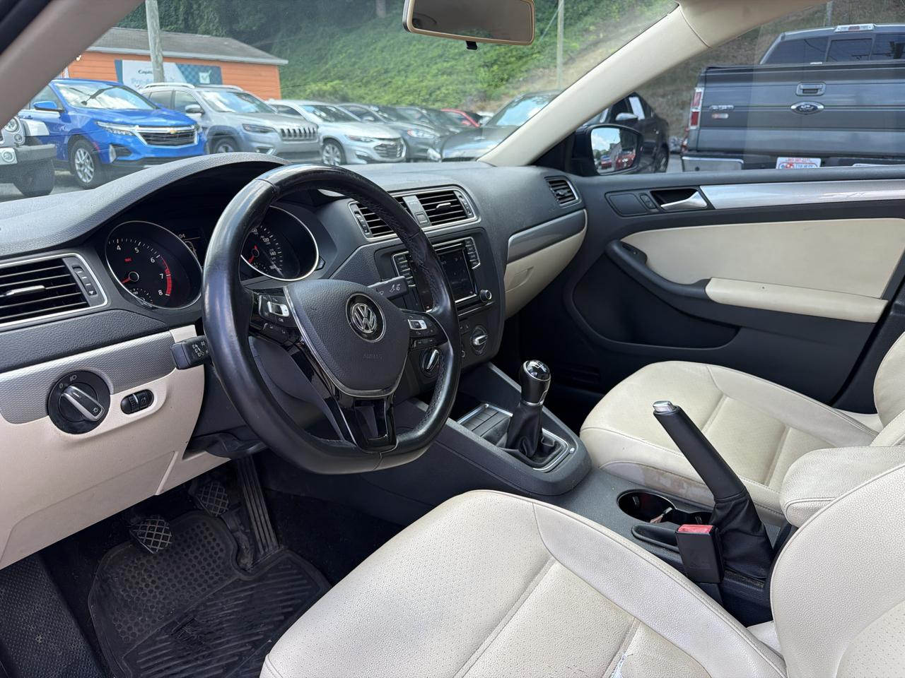 Volkswagen Jetta 1.4T SE 6A 2017