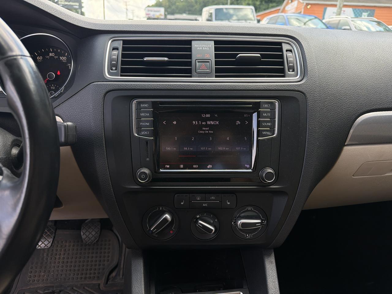 Volkswagen Jetta 1.4T SE 6A 2017
