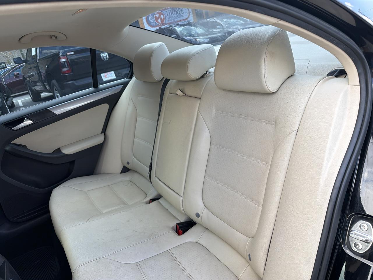 Volkswagen Jetta 1.4T SE 6A 2017