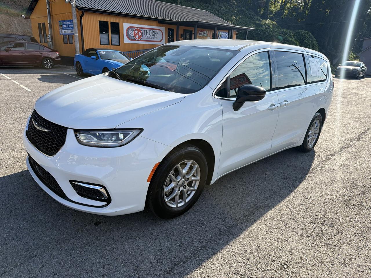 Chrysler Pacifica Touring L 2024