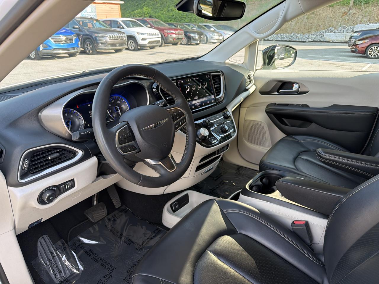 Chrysler Pacifica Touring L 2024