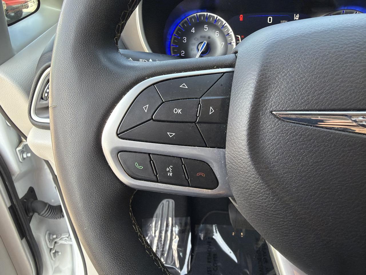Chrysler Pacifica Touring L 2024