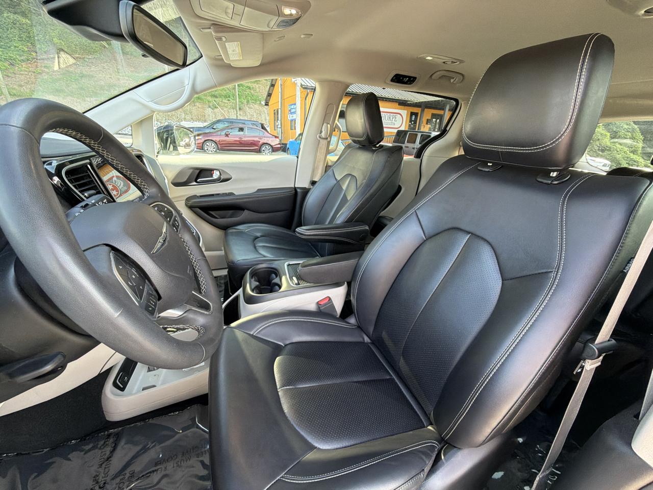 Chrysler Pacifica Touring L 2024