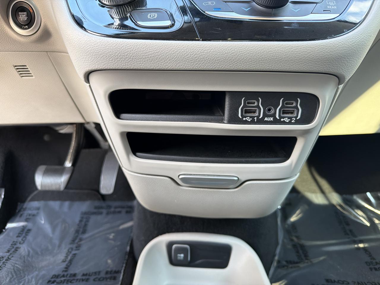 Chrysler Pacifica Touring L 2024
