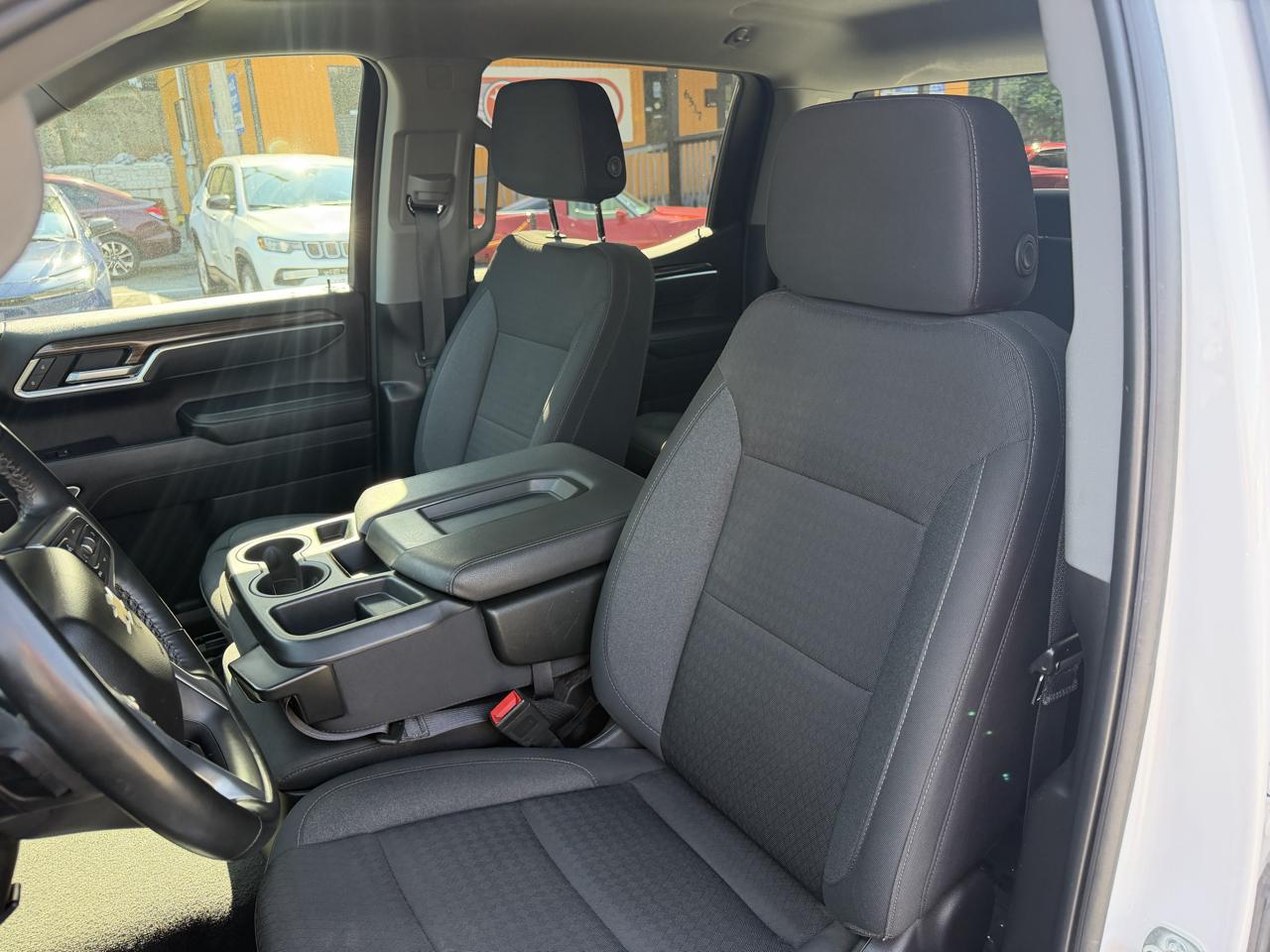 Chevrolet Silverado 1500 LT Crew Cab 4WD 2025