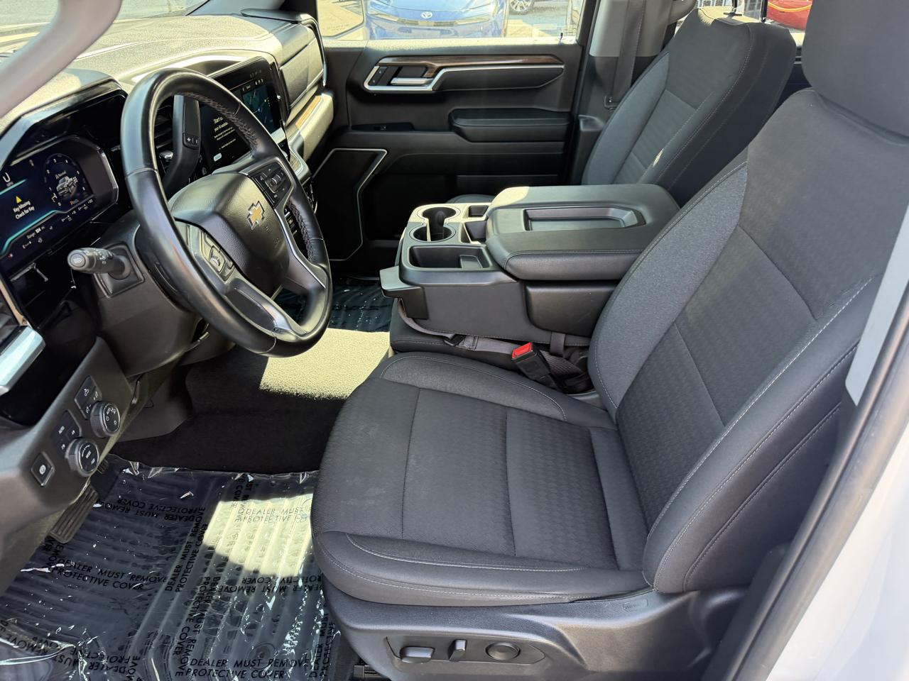 Chevrolet Silverado 1500 LT Crew Cab 4WD 2025