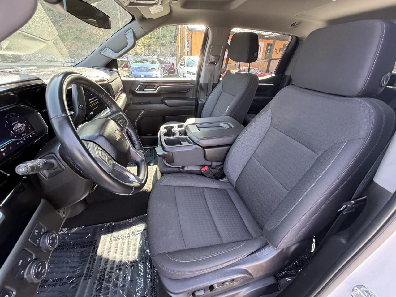 Chevrolet Silverado 1500 LT Crew Cab 4WD 2025