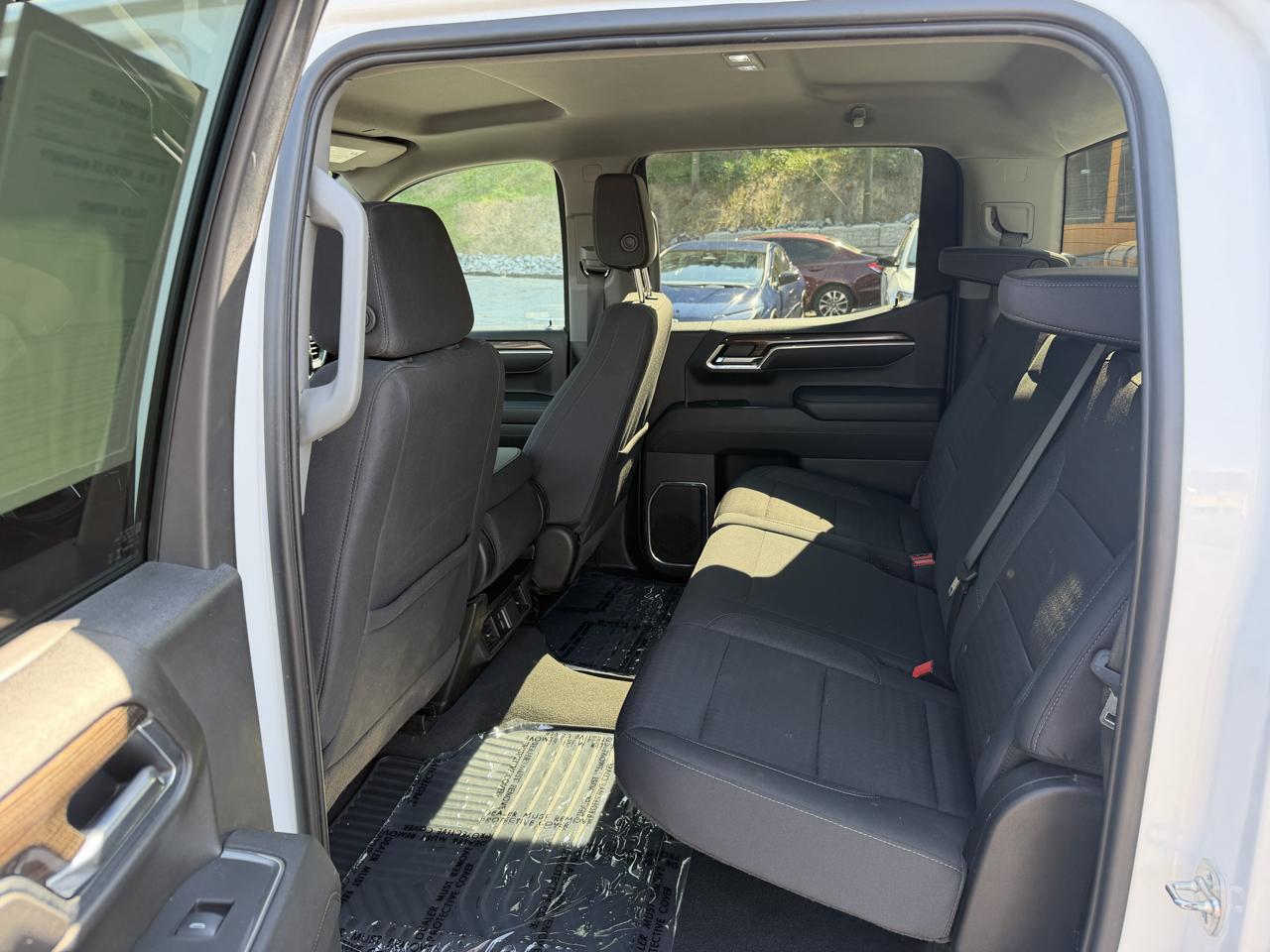 Chevrolet Silverado 1500 LT Crew Cab 4WD 2025