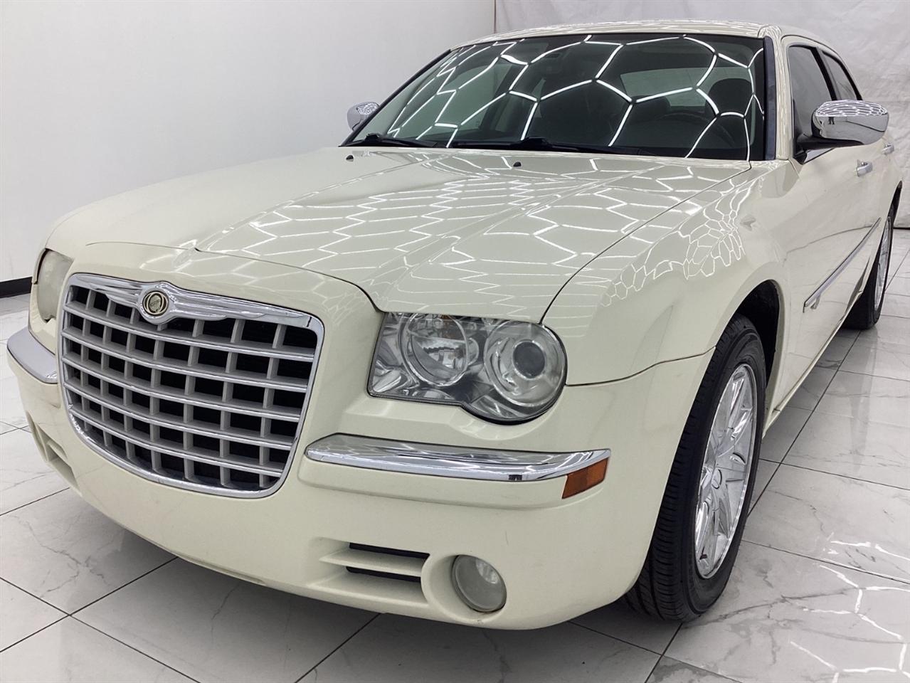 Chrysler 300 4dr Sdn 300C Hemi RWD 2009
