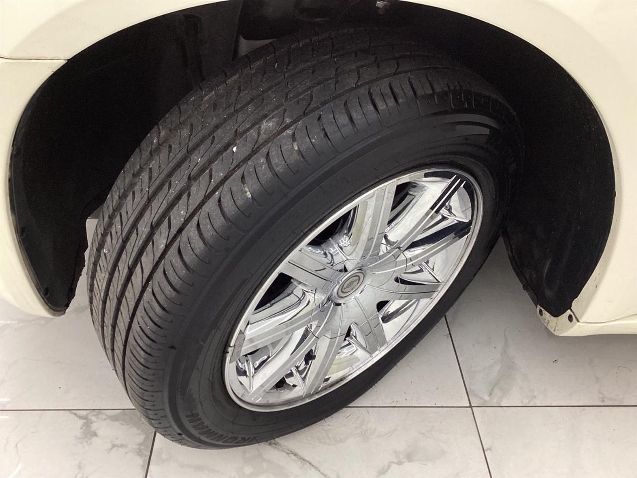 Chrysler 300 4dr Sdn 300C Hemi RWD 2009