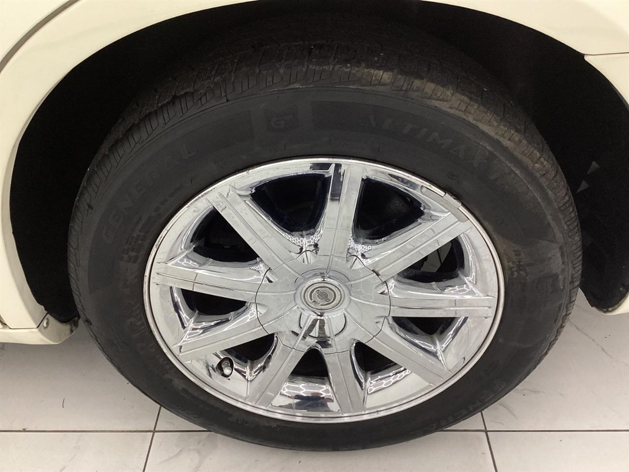 Chrysler 300 4dr Sdn 300C Hemi RWD 2009