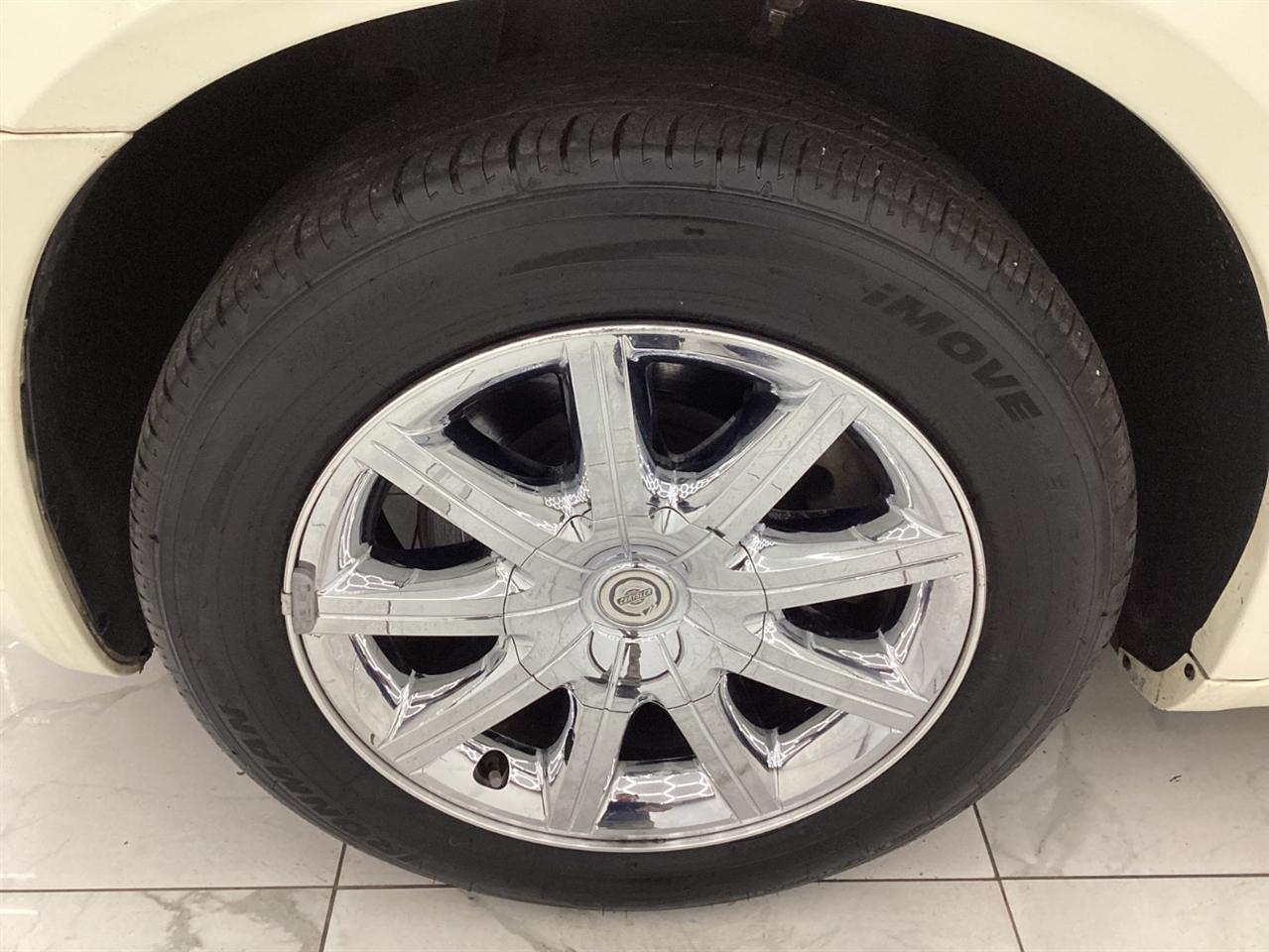 Chrysler 300 4dr Sdn 300C Hemi RWD 2009